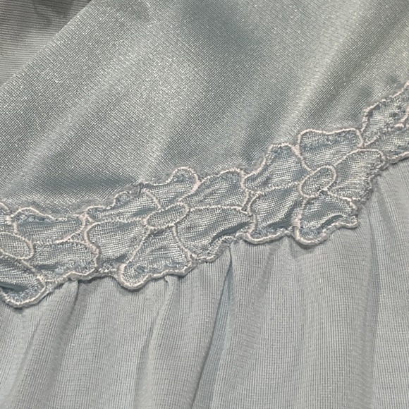 Vintage Vanity Fair Blue Nylon Satin V-Neck Nightgown Size Small - Picture 7 of 10